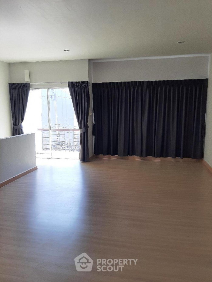 รูป ทาวน์เฮาท์ 3-ห้องนอน ใน ลาดพร้าว (ID 1598287) - รูปที่ 38/44