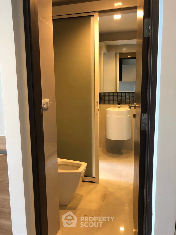 รูป คอนโด 1-ห้องนอน ที่ ริธึ่ม สาทร ใกล้ BTS สะพานตากสิน (ID 435511) - รูปที่ 4/11