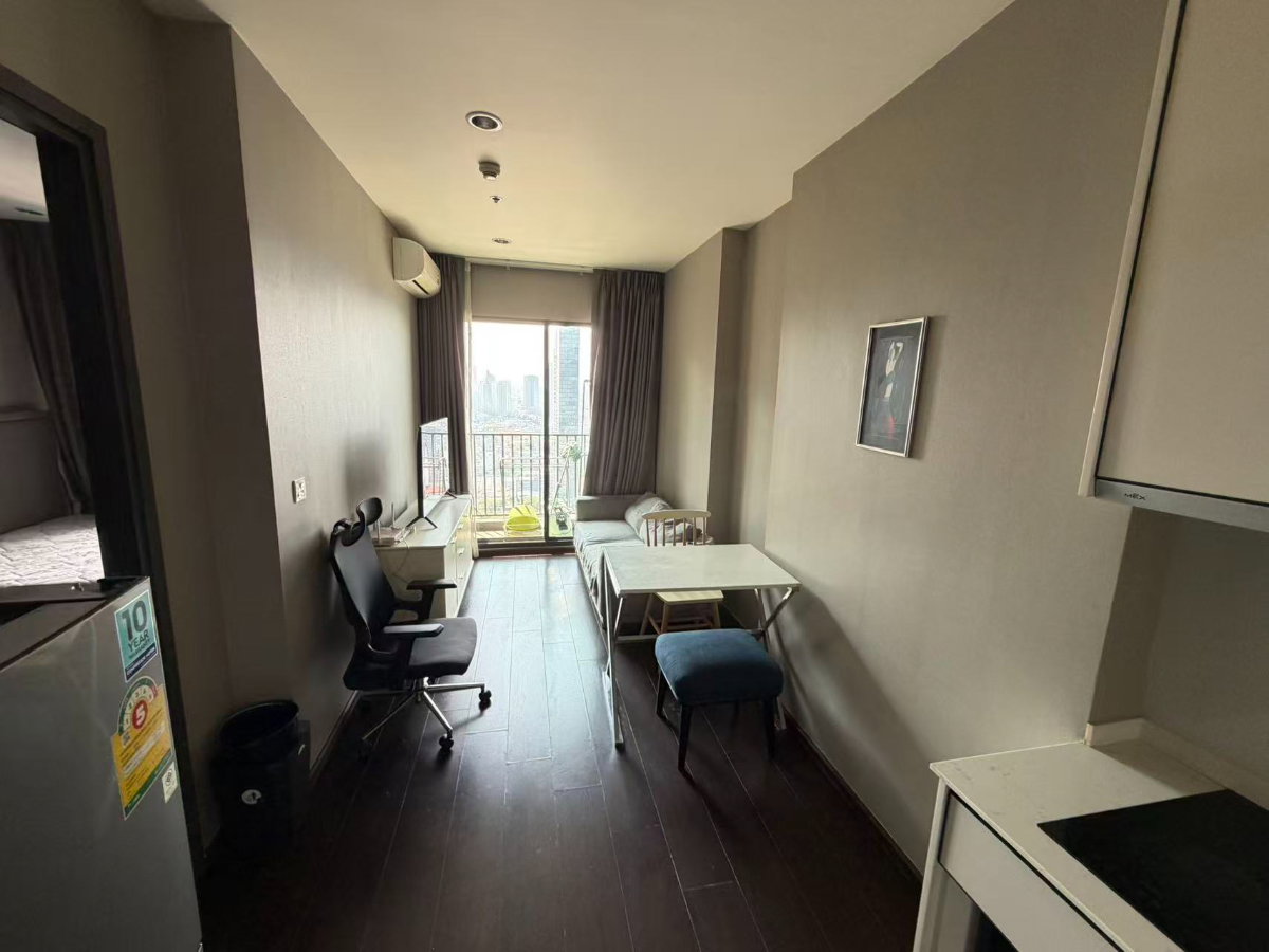 รูป ซี เอกมัย | ชั้น 39-ชั้นสูง ยูนิต 32 ตร.ม. เช่า 1 ห้องนอน 16,000 บาท - รูปที่ 2/10