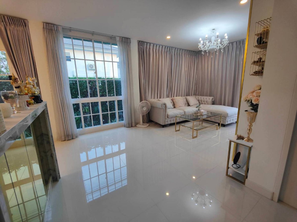 รูป บ้านเดี่ยวให้เช่า ✨ Trendy Tara Bangna ✨ 3 ห้องนอน 3 ห้องน้ำ บ้านหลังมุม เฟอร์นิเจอร์ครบใกล้สนามบิน  - รูปที่ 12/26