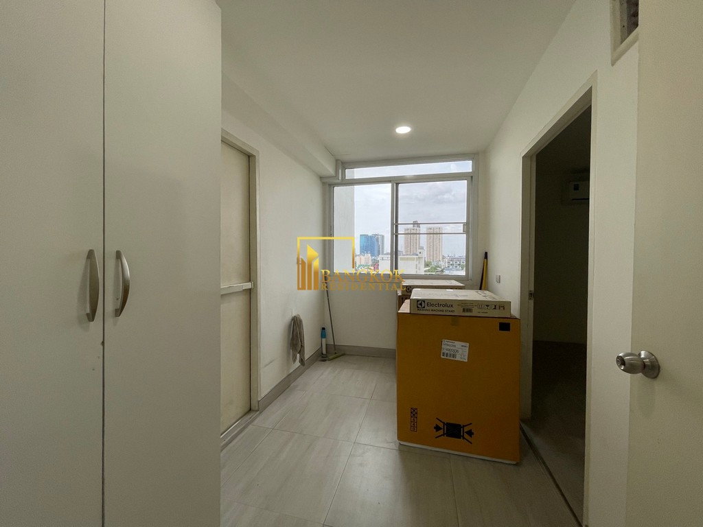 รูป Oriental Towers | Expansive 3 Bedroom Pet Friendly Condo in Ekkamai - BR17432CD - รูปที่ 12/42