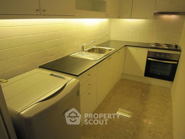picture 2-BR Condo at Baan Suanpetch Condominium near BTS Phrom Phong (ID 510292) - 3/4