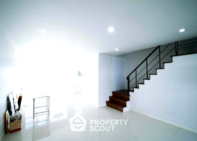 เช่าทาวน์โฮม กรุงเทพมหานคร : ทาวน์เฮาท์ 3-ห้องนอน ใน ลาดพร้าว (ID 1598287)