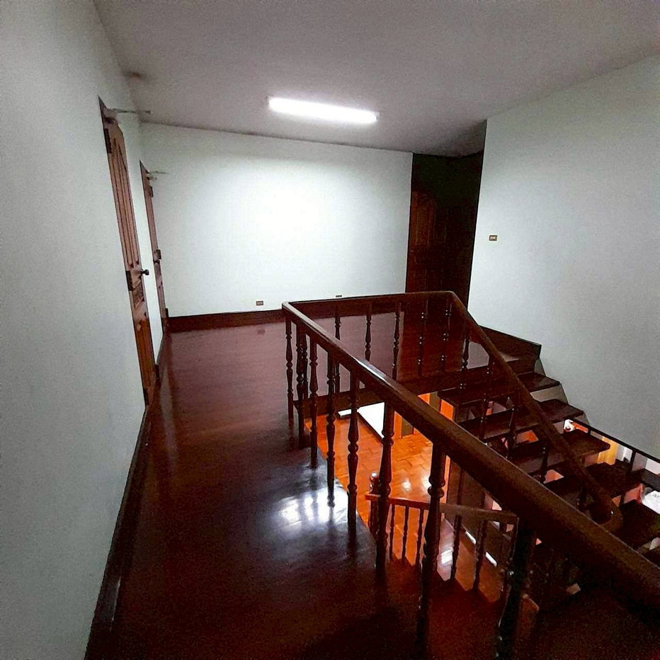 picture LTH14878-Spacious House for Rent Chong Nonsi | Family Home Prime Location | Near BTS Chong Nonsi | 200,000 THB/Month - 2/5