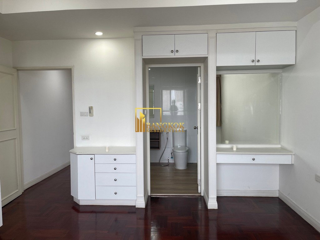 รูป Oriental Towers | Expansive 3 Bedroom Pet Friendly Condo in Ekkamai - BR17432CD - รูปที่ 26/42