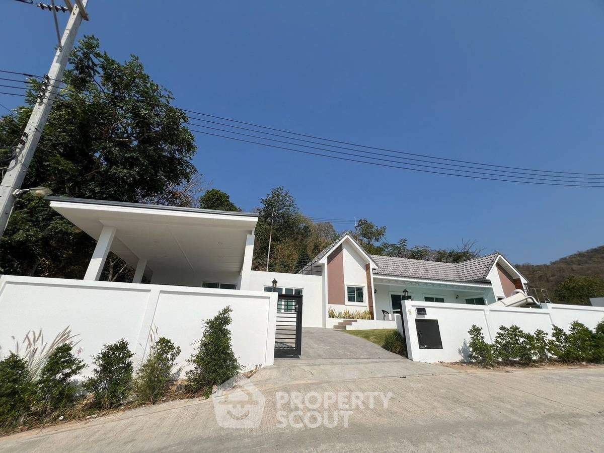 รูป วิลล่า 4-ห้องนอน ใน หินเหล็กไฟ (ID 2778843) - รูปที่ 1/17