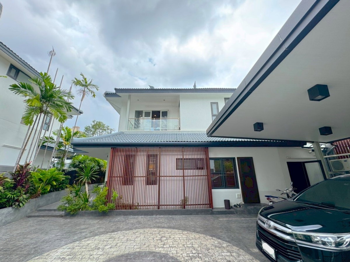 รูป บ้านหรู 5 ห้องนอน พร้อมสระว่ายน้ำ ใจกลางทองหล่อ ** NO CO-AGENT ** - รูปที่ 21/22