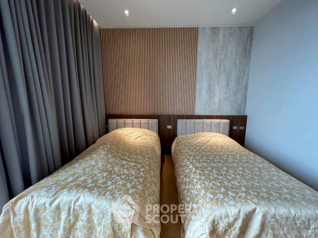 รูป คอนโด 2-ห้องนอน ที่ แมกโนเลียส์ วอเตอร์ฟรอนท์ เรสซิเดนซ์ ใกล้ BTS สะพานตากสิน (ID 2778512) - รูปที่ 12/13