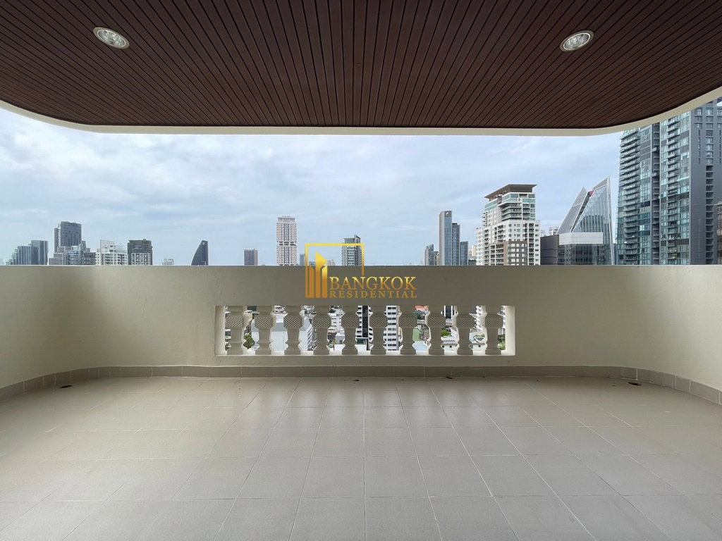 รูป Renovated 4 Bedroom Duplex Apartment in Phrom Phong Area - BR21157AP - รูปที่ 29/54