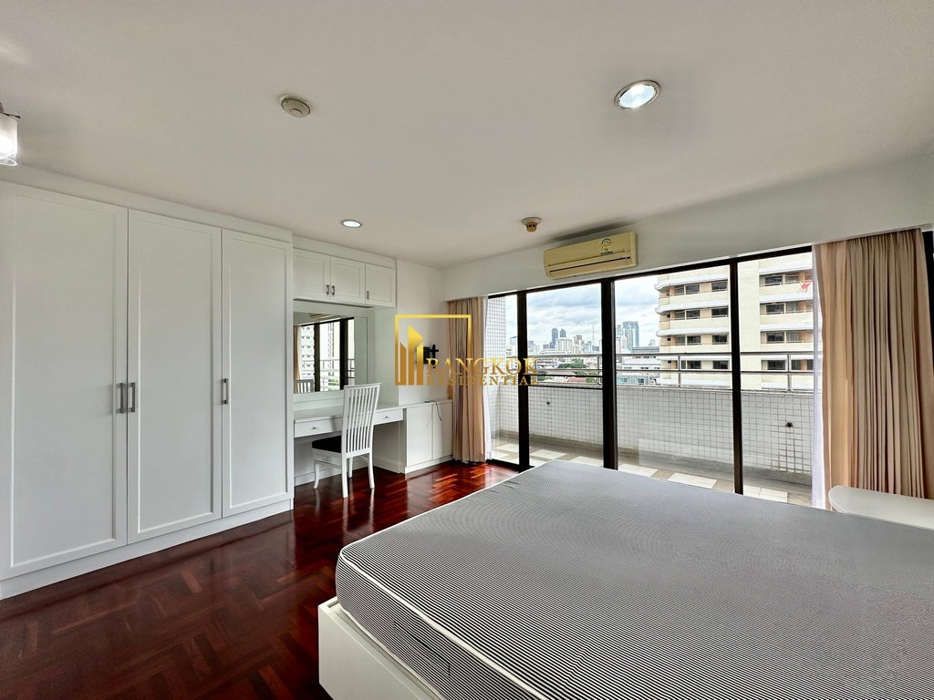 picture Richmond Palace | Great Value 3 Bedroom Condo in Phrom Phong - BR17253CD - 9/38