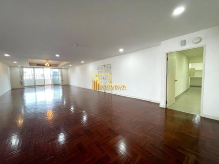 รูปภาพ Oriental Towers | Expansive 3 Bedroom Pet Friendly Condo in Ekkamai - BR17432CD
