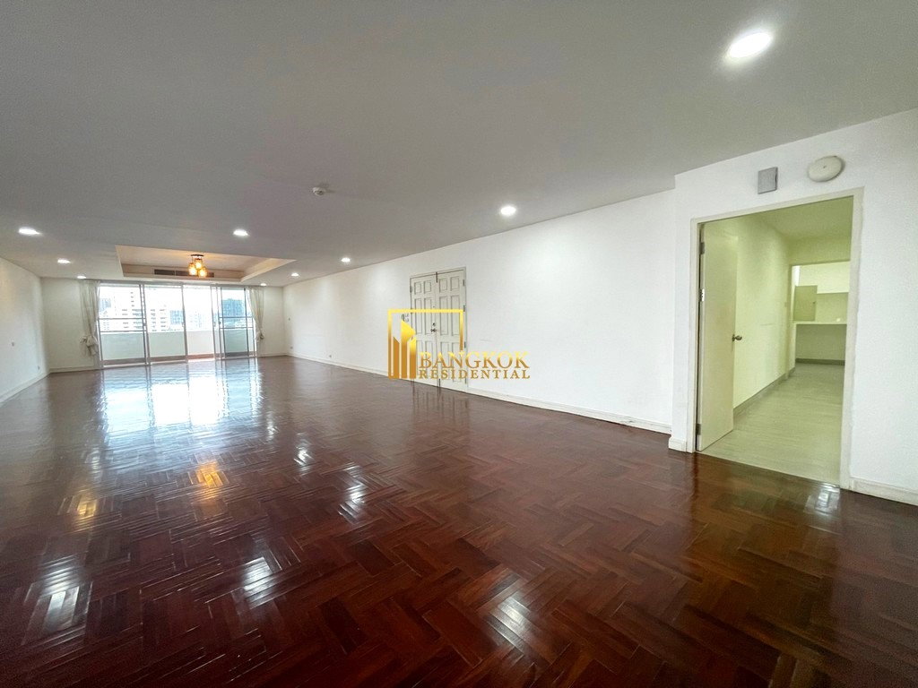 รูป Oriental Towers | Expansive 3 Bedroom Pet Friendly Condo in Ekkamai - BR17432CD - รูปที่ 1/42