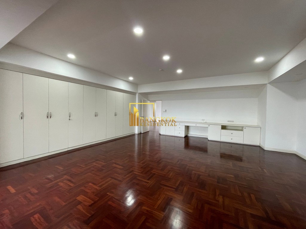 รูป Oriental Towers | Expansive 3 Bedroom Pet Friendly Condo in Ekkamai - BR17432CD - รูปที่ 17/42
