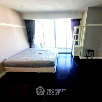 เช่าคอนโด ถนนหลังสวน : คอนโด 2-ห้องนอน ที่ เออร์บานา หลังสวน คอนโดมิเนียม ใกล้ BTS ราชดำริ (ID 2776754)