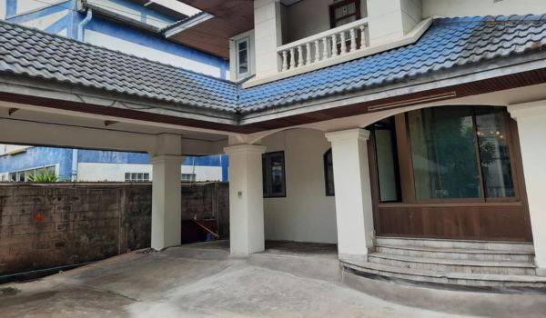 รูป ให้เช่าบ้านเดี่ยว ใกล้สถานีรถไฟฟ้าแบริ่ง กทม. - รูปที่ 2/4