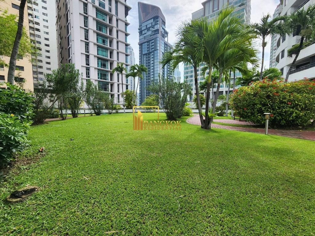 รูป Moon Tower | Expansive 2 Bed Condo in Ekkamai Area - BR4416CD - รูปที่ 39/46