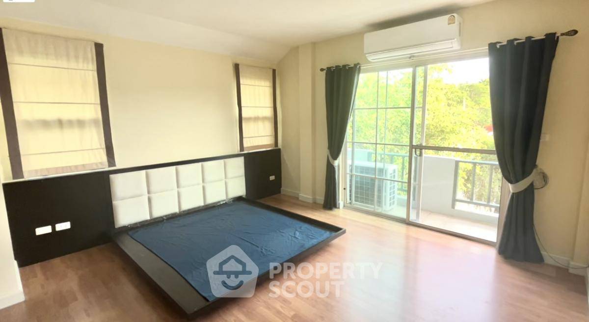 picture 3-BR House in Bang Khun Kong (ID 1986872) - 9/21