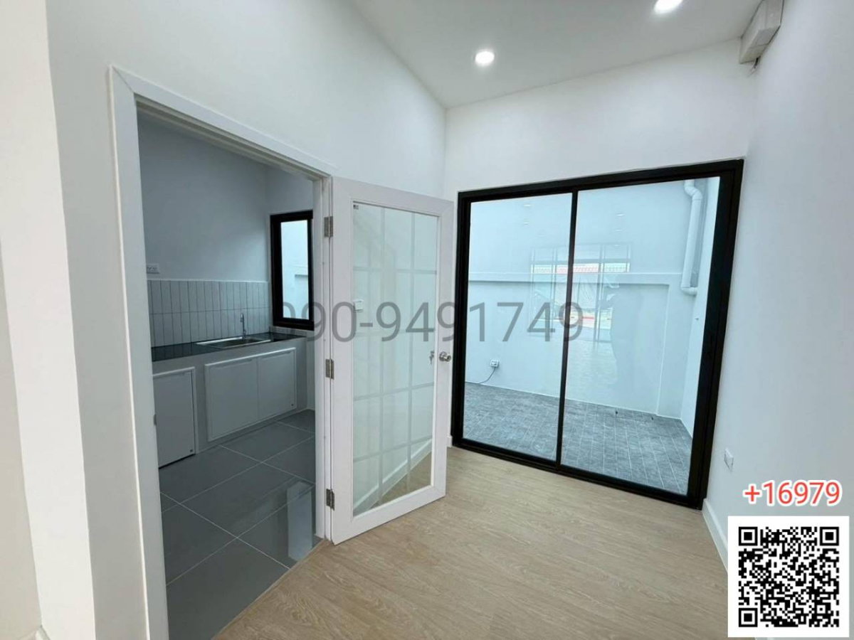 รูป ขาย ทาวน์โฮม 3 ชั้น Sixnature Watcharapol พร้อมเข้าอยู่ - รูปที่ 6/17