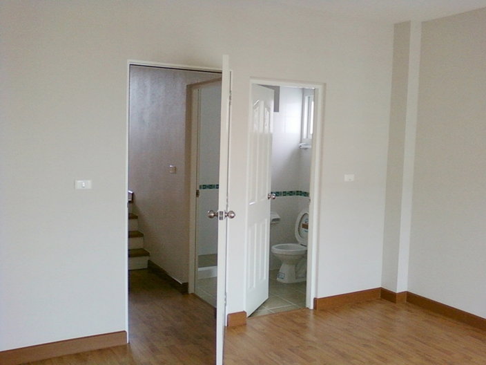 รูป ขายทาวน์โฮม 3 ชั้น ห้องมุมติดสวน ม.คาซ่าซิตี้ 2 ถ.สุคนธ์สวัสดิ์ ตรงข้ามโรงเรียนอนุบาลโชคชัย เลียบทางด่วนเอกมัย-รามอินทรา ลาดพร้าว กรุงเทพ - รูปที่ 15/17