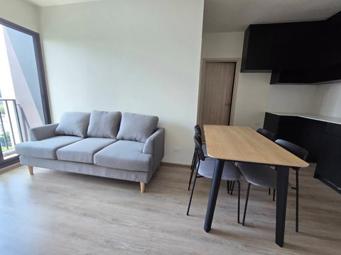 ขายด่วน❗️❗️“ 𝐍𝐔𝐄 𝐃𝐢𝐬𝐭𝐫𝐢𝐜𝐭 𝐑𝟗 “ 𝟐 ห้องนอน 𝟐 ห้องน้ำ ขนาด 𝟒𝟔 ตร.ม.  ตึก R ชั้น 15  [260111]