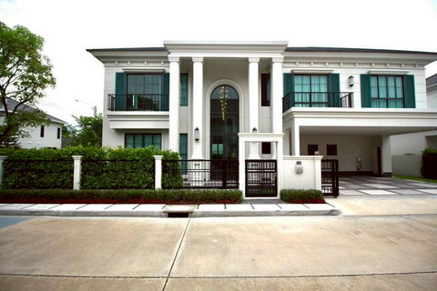 รูปภาพ For rent   📍Setthasiri Bangna KM.10  📍   5  Bedrooms  Rent Prices   320 ,000/ month. 