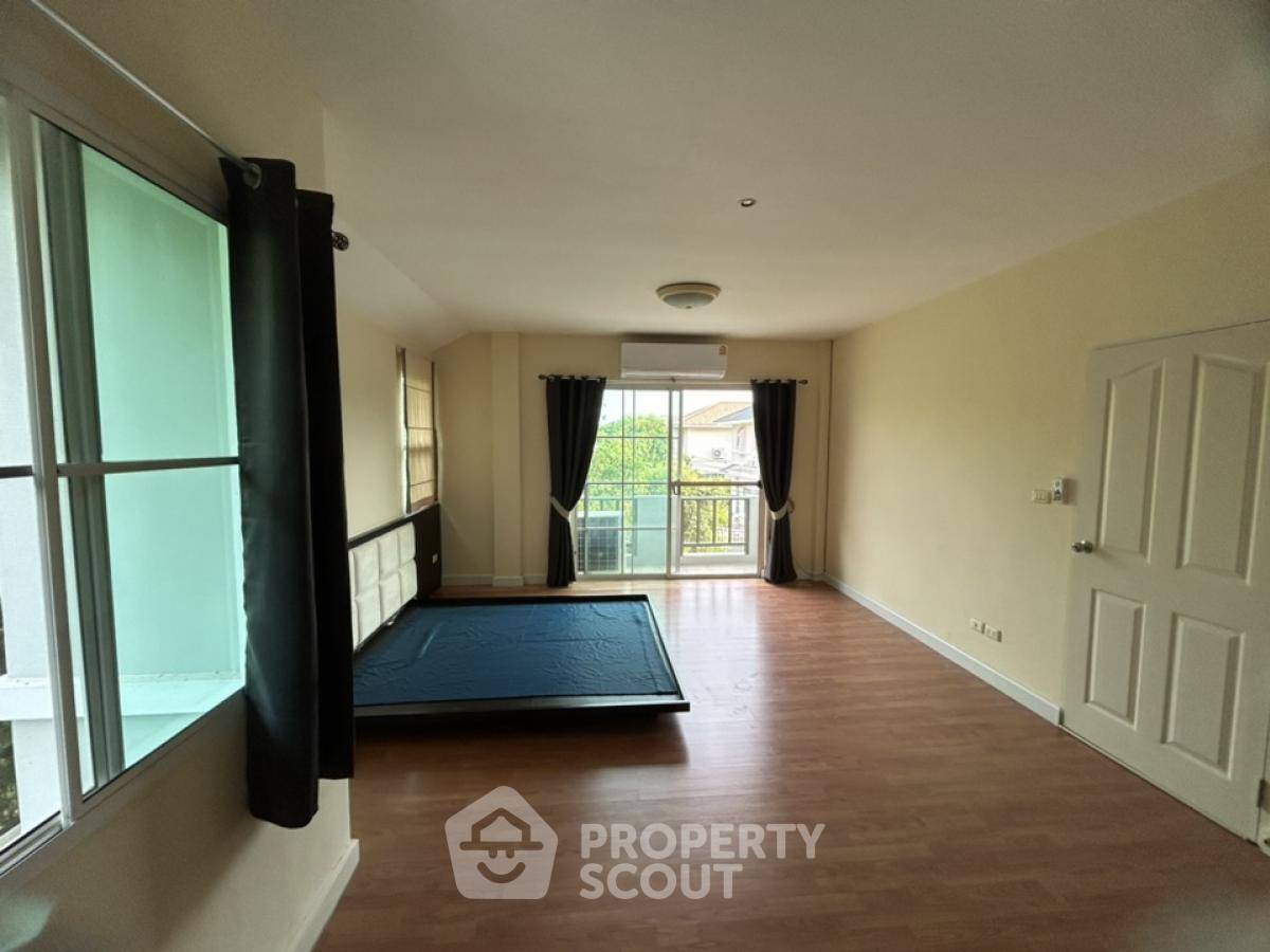 picture 3-BR House in Bang Khun Kong (ID 1986872) - 12/21