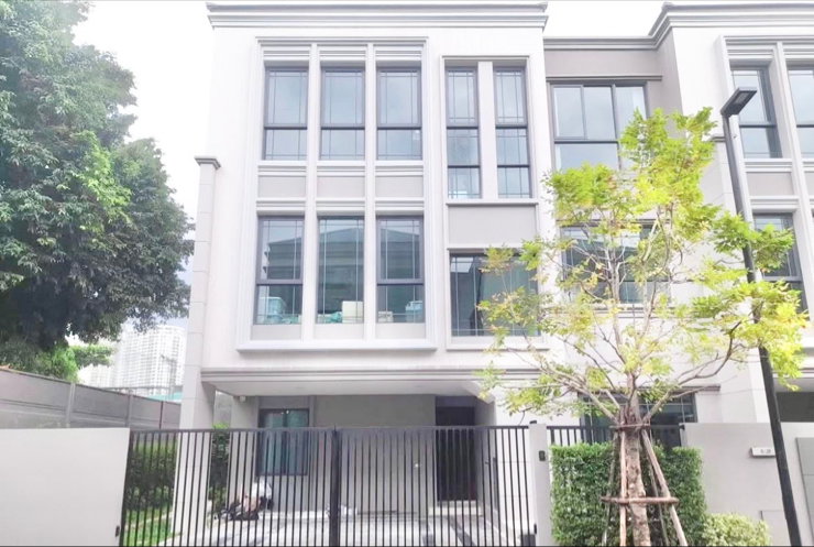 บ้านแฝดให้เช่า : ให้เช่าบ้านกลางเมือง คลาสเซ่ รัชโยธิน (Baan Klang Muang Classe Ratchayothin) ซอยวิภาวดีรังสิต 32 เขตจตุจักร