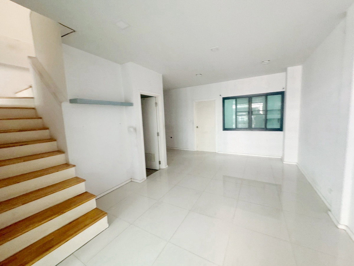 รูป 🏡💥 บ้านสวยรีโนเวทใหม่ ทำเลดอนเมือง–เทิดราชัน 🚇 รถไฟฟ้าสายสีแดง สถานีหลักหก  พร้อมอยู่ 💥🏡 - รูปที่ 3/5