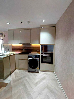 ขายคอนโด : ขายคอนโด แอชตัน สีลม ชั้น 11 ตกแต่งพร้อมเข้าอยู่ ทำเลดี เดินทางสะดวก