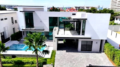 บ้านเดี่ยว กรุงเทพมหานคร : RS5662 ขายบ้านหรูพูลวิลล่า The Master Ekkamai-Ramintra Rare Item หลังมุม 