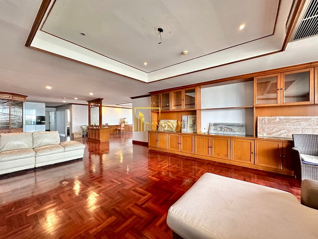 รูป Oriental Towers | Spacious 3 Bedroom Condo in Ekkamai - BR18583CD - รูปที่ 3/41