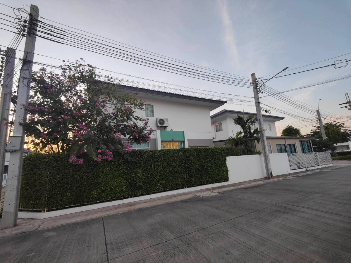 รูป บ้านเดี่ยวให้เช่า ✨ Trendy Tara Bangna ✨ 3 ห้องนอน 3 ห้องน้ำ บ้านหลังมุม เฟอร์นิเจอร์ครบใกล้สนามบิน  - รูปที่ 6/26