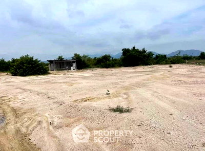 Land for sale Petchburi : 5,200 m² Land for Sale in Sam Phraya (ID 2779984)