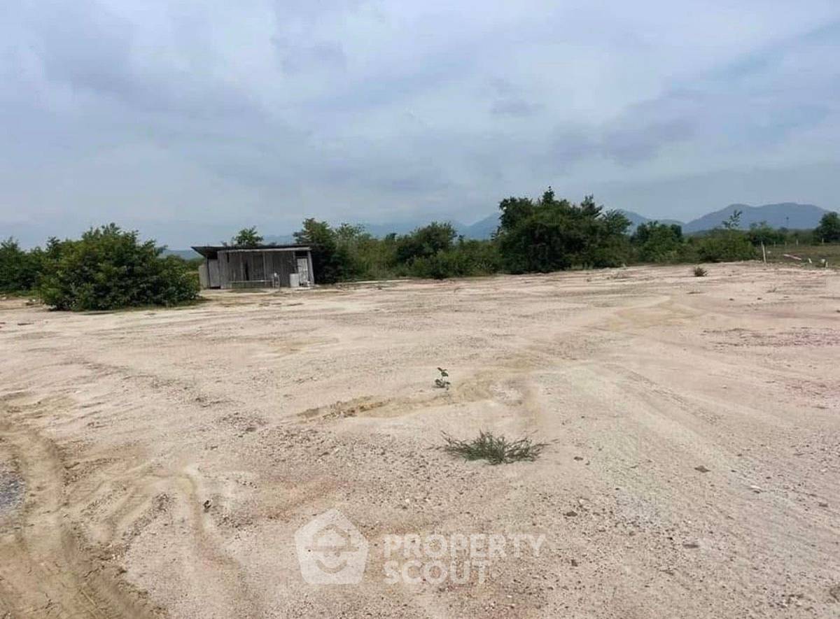 picture 5,200 m² Land for Sale in Sam Phraya (ID 2779984) - 1/5