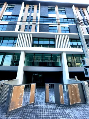 Home office for sale Bangkok : S1090🚨 Urgent! Home Office in a prime location, Bangkok-Krittha 🔥 Special price 15.5 million baht.