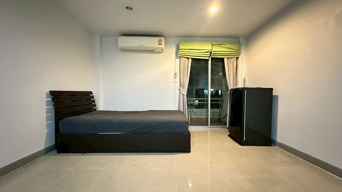 รูป ขายคอนโด รีเจ้นโฮม 3 ใกล้ BTS วัดพระศรี ,ม.ศรีปทุม ทำเลดีผู้เช่าแย่งกันจองตลอด ผ่อนเดือนล่ะ 4,XXX ปล่อยได้ 6,XXX คุ้มมาก ! - รูปที่ 1/7