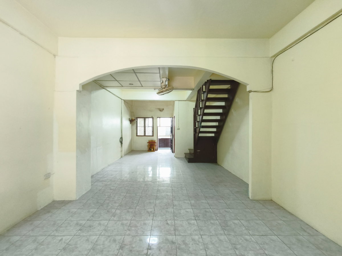 รูป  HUB-550 🚨ด่วน!! ทาวน์เฮ้าส์ 2 ชั้น🚨 ใกล้สถานี บางซื่อ เพียง 700 เมตร "หมู่บ้านวิมานทิพย์" เพียง 2.29 ล้าน ทำเลทองย่านบางซื่อ *0659174222* - รูปที่ 2/17