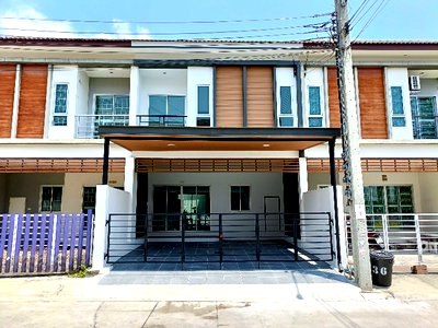 ทาวน์โฮม กรุงเทพมหานคร : ลาดกระบัง  หนองจอก ฉลองกรุง หมู่บ้านราชพฤกษ์ นัดชมบ้าน 085-318-6868 คุณวา