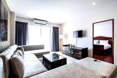 Condos for rent : 🔥 Rare large room in the heart of Ratchada! Book now before it's gone! ‼️ For rent: Mid Town Resort Ratchada Soi 7. Great location,