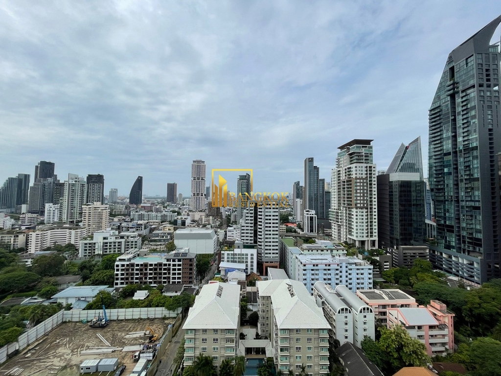 รูป Renovated 4 Bedroom Duplex Apartment in Phrom Phong Area - BR21157AP - รูปที่ 10/54