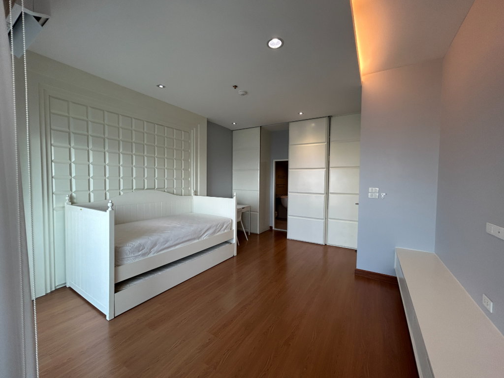 picture For Rent: The Four Wings Residence | 2BR 138 sq.m. - 8/20