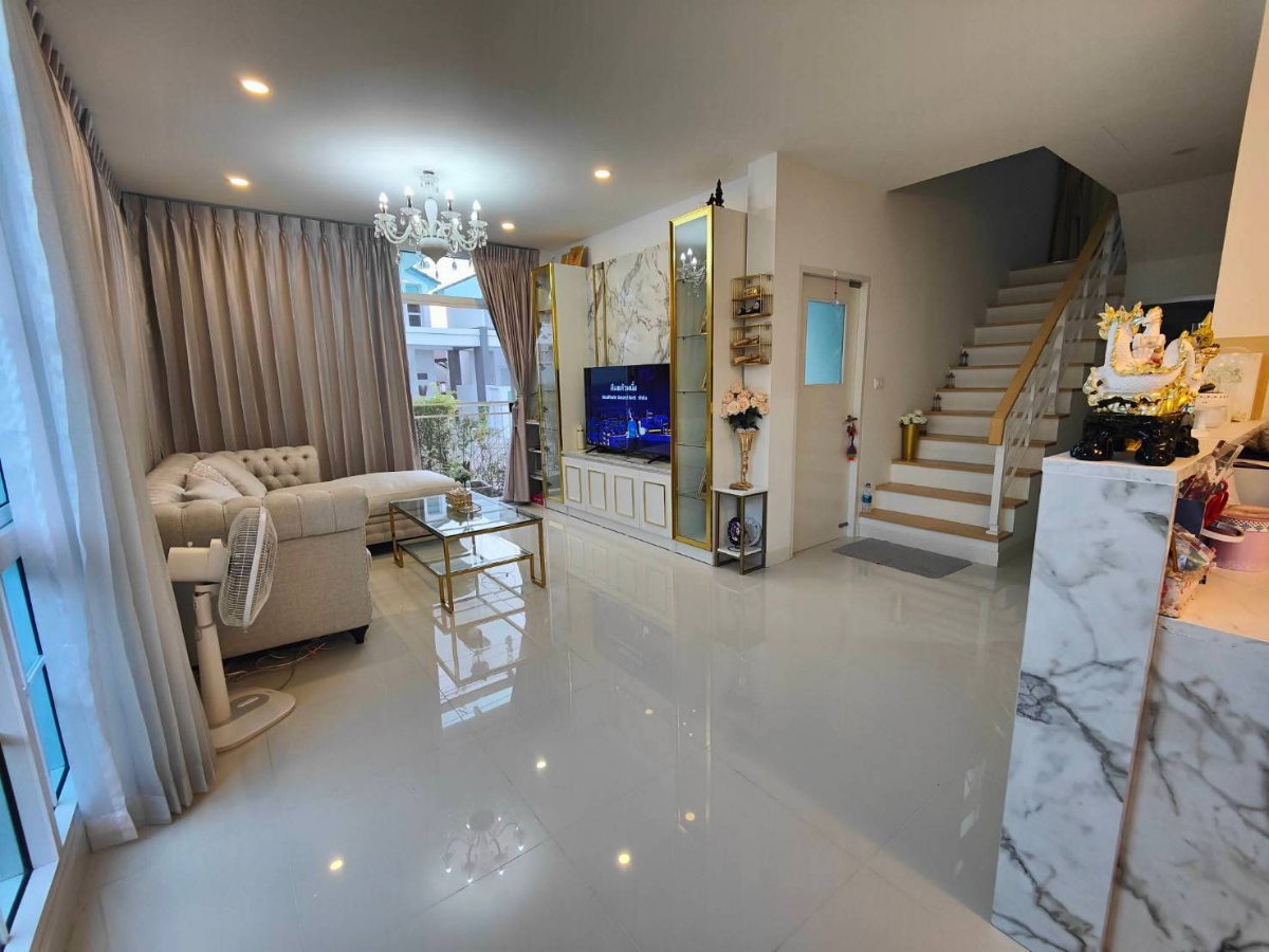 รูป บ้านเดี่ยวให้เช่า ✨ Trendy Tara Bangna ✨ 3 ห้องนอน 3 ห้องน้ำ บ้านหลังมุม เฟอร์นิเจอร์ครบใกล้สนามบิน  - รูปที่ 17/26