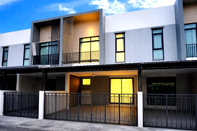 ทาวน์โฮม กรุงเทพมหานคร : 🏡💥 บ้านสวยรีโนเวทใหม่ ทำเลดอนเมือง–เทิดราชัน 🚇 รถไฟฟ้าสายสีแดง สถานีหลักหก  พร้อมอยู่ 💥🏡