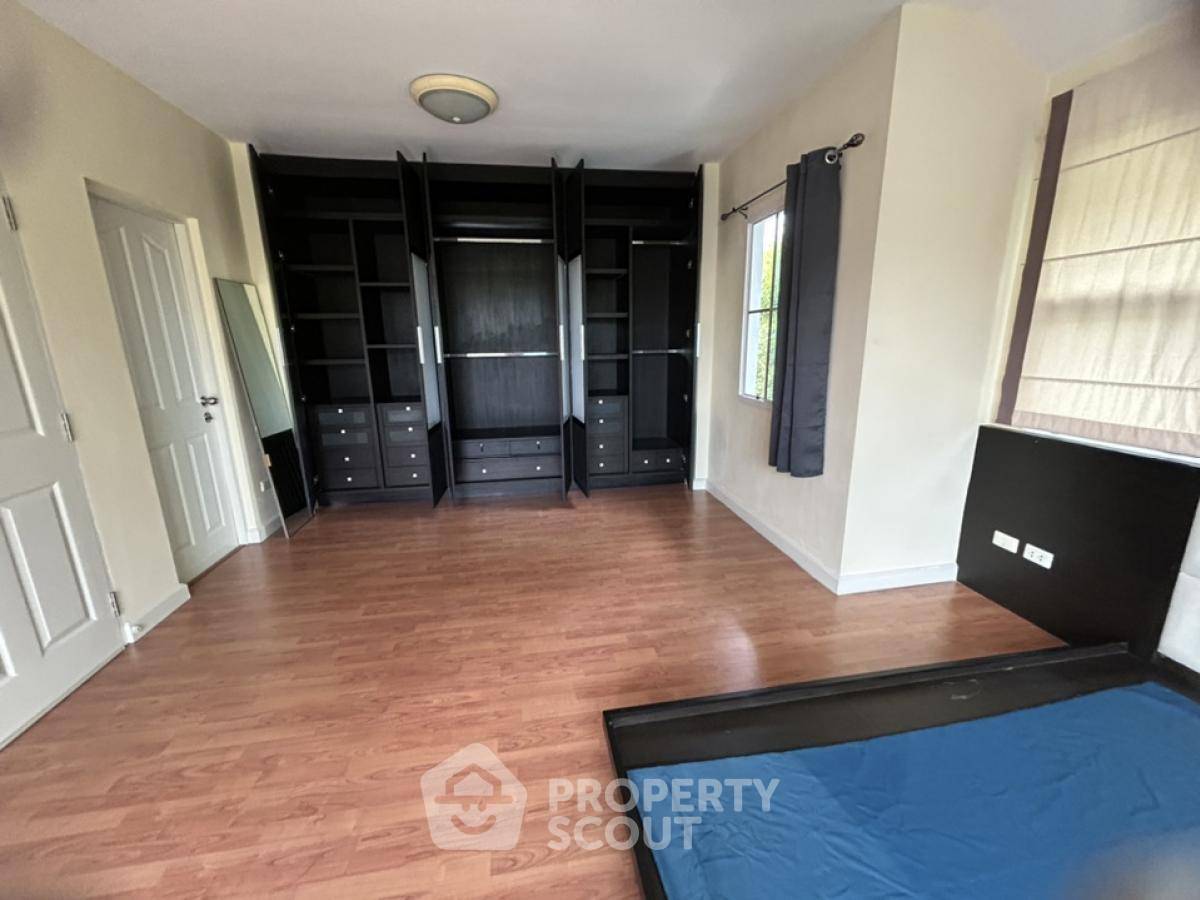 picture 3-BR House in Bang Khun Kong (ID 1986872) - 11/21