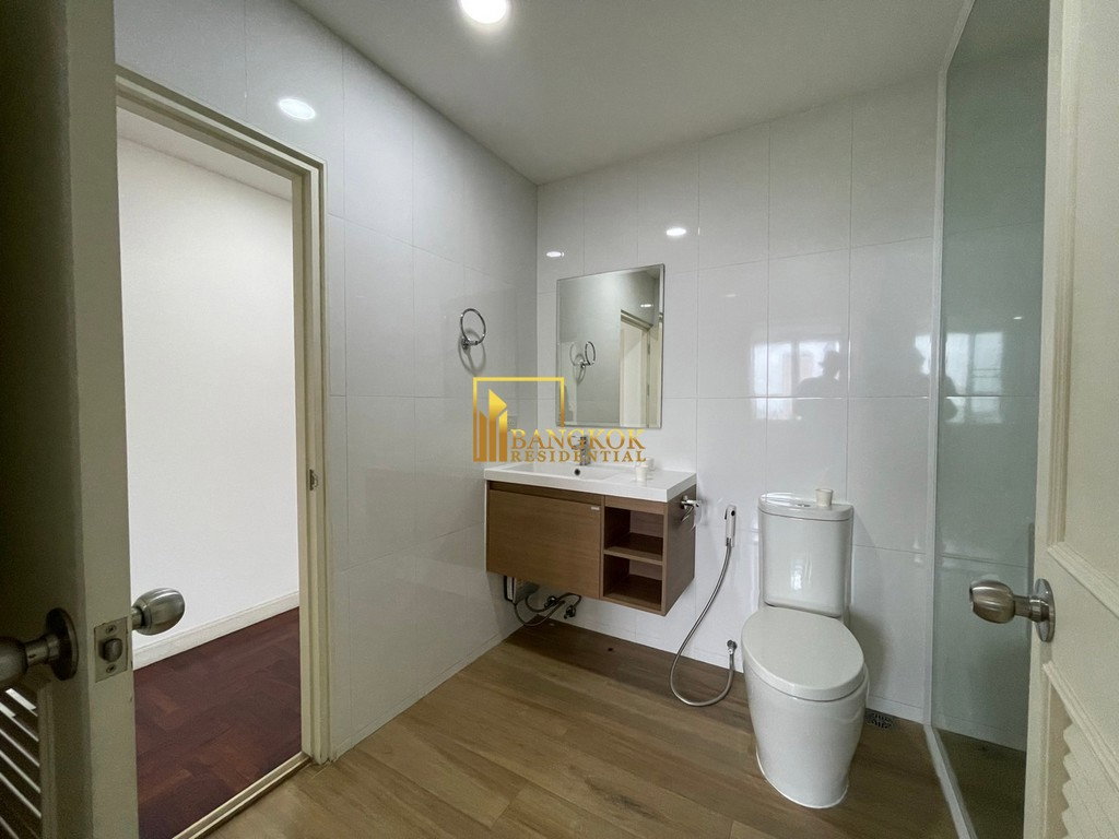 รูป Oriental Towers | Expansive 3 Bedroom Pet Friendly Condo in Ekkamai - BR17432CD - รูปที่ 27/42