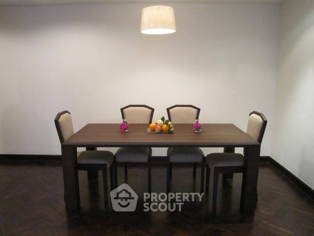 picture 2-BR Condo at Baan Suanpetch Condominium near BTS Phrom Phong (ID 510292) - 2/4