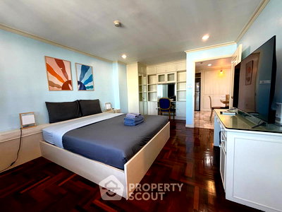 Condos for rent : 3-BR Condo at Ruamjai Heights Condominium near ARL Makkasan (ID 2466695)