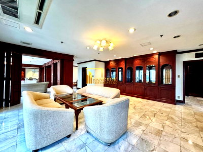 คอนโดให้เช่า : Moon Tower | Expansive 2 Bed Condo in Ekkamai Area - BR4416CD