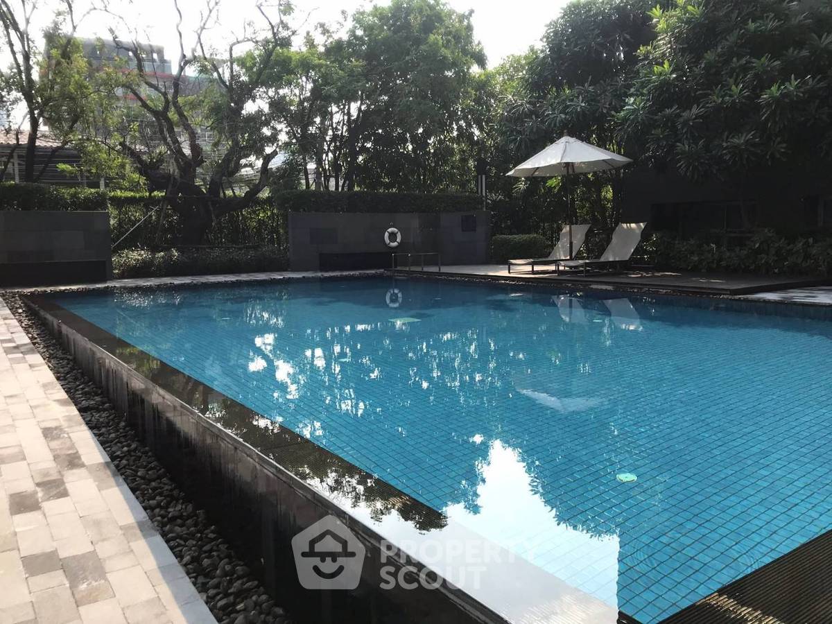 picture 2-BR Condo at The Seed Musee Sukhumvit 26 near BTS Phrom Phong (ID 883654) - 2/6