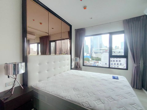 Condo for Rent : Life One Wireless(BTS Ploenchit) (Rt-01)